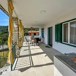 House - Meri Apartment