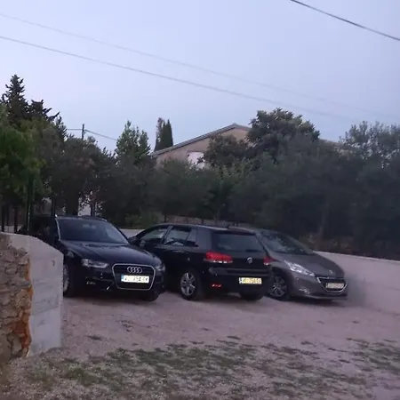 House - Meri Ždrelac