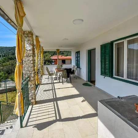 House - Meri Apartment